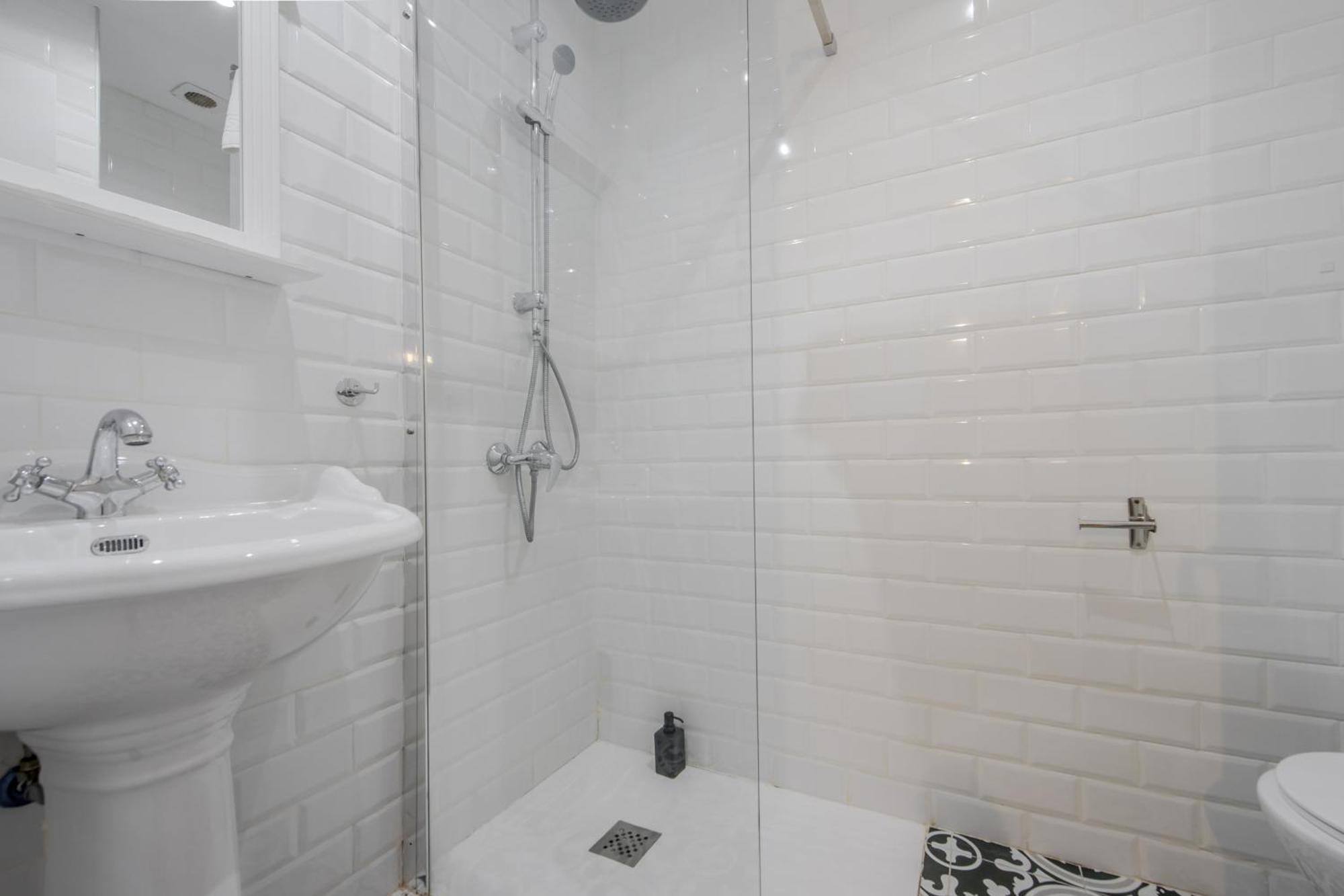 C-Cabeza Cool Apt Para 7 Al Lado De Tirso De Molina E1 Madrid Extérieur photo