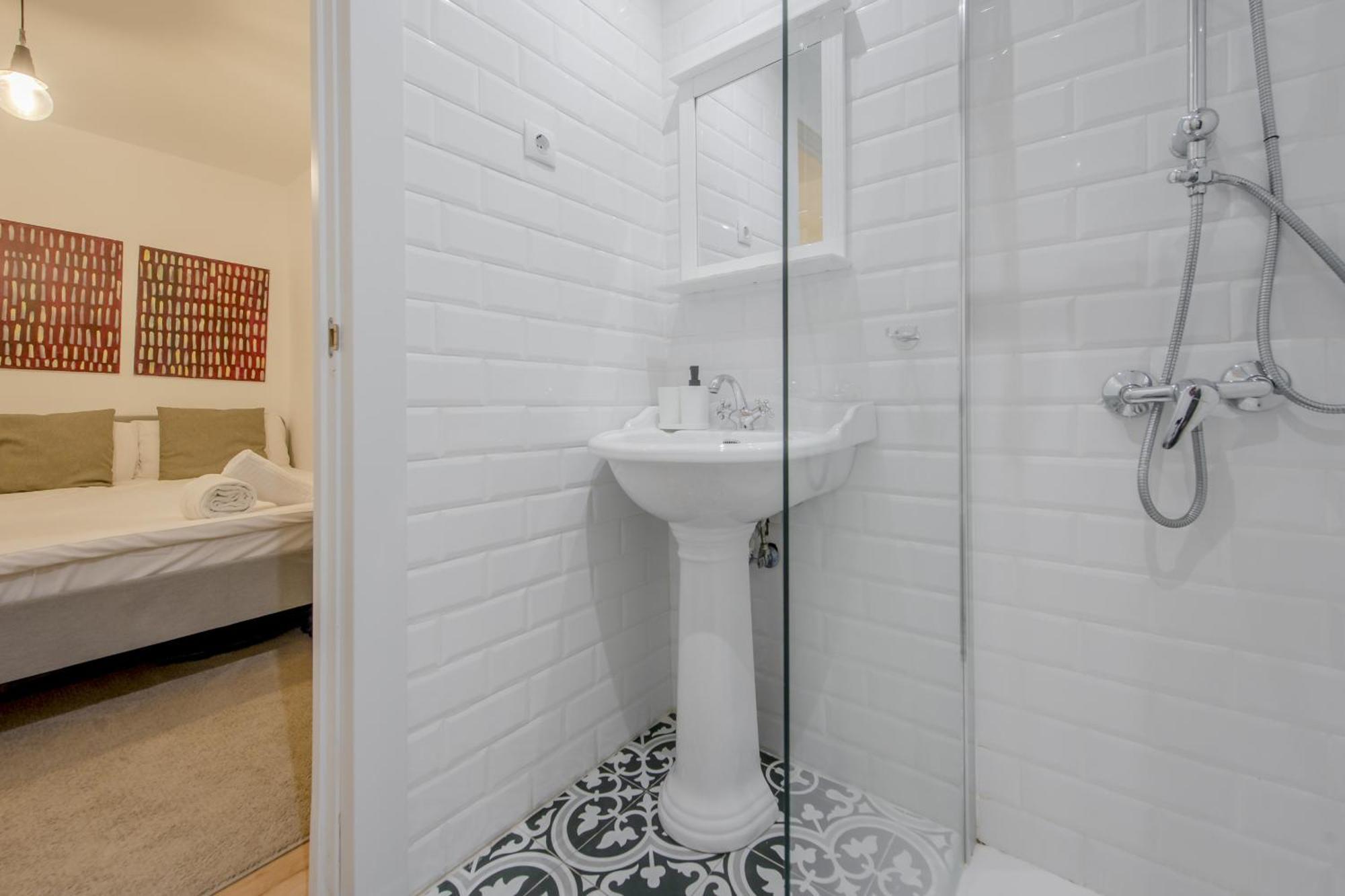 C-Cabeza Cool Apt Para 7 Al Lado De Tirso De Molina E1 Madrid Extérieur photo