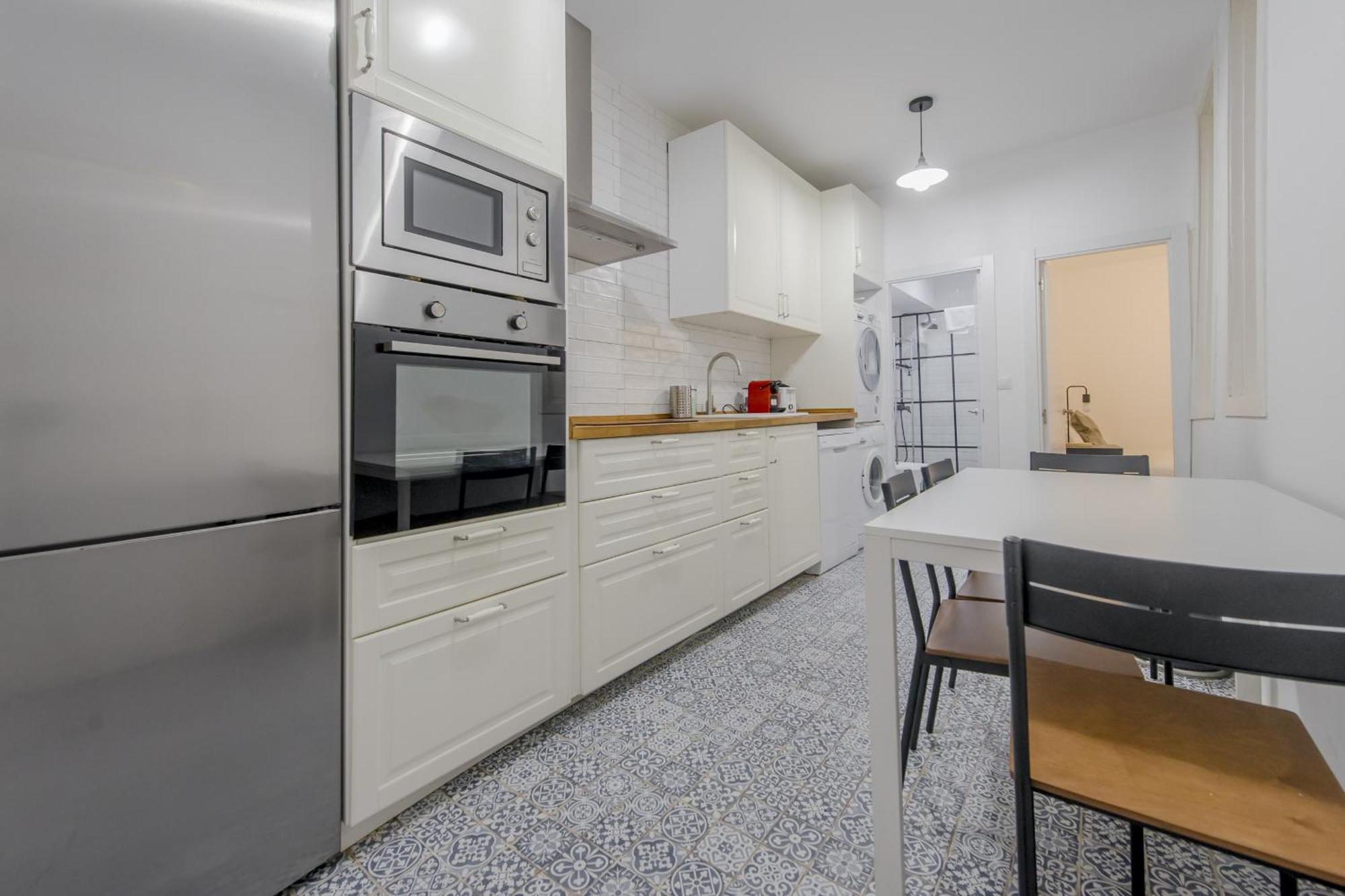 C-Cabeza Cool Apt Para 7 Al Lado De Tirso De Molina E1 Madrid Extérieur photo